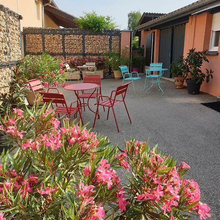 Chambre D'Hotes Leonie & Restaurant Druillat Exterior photo