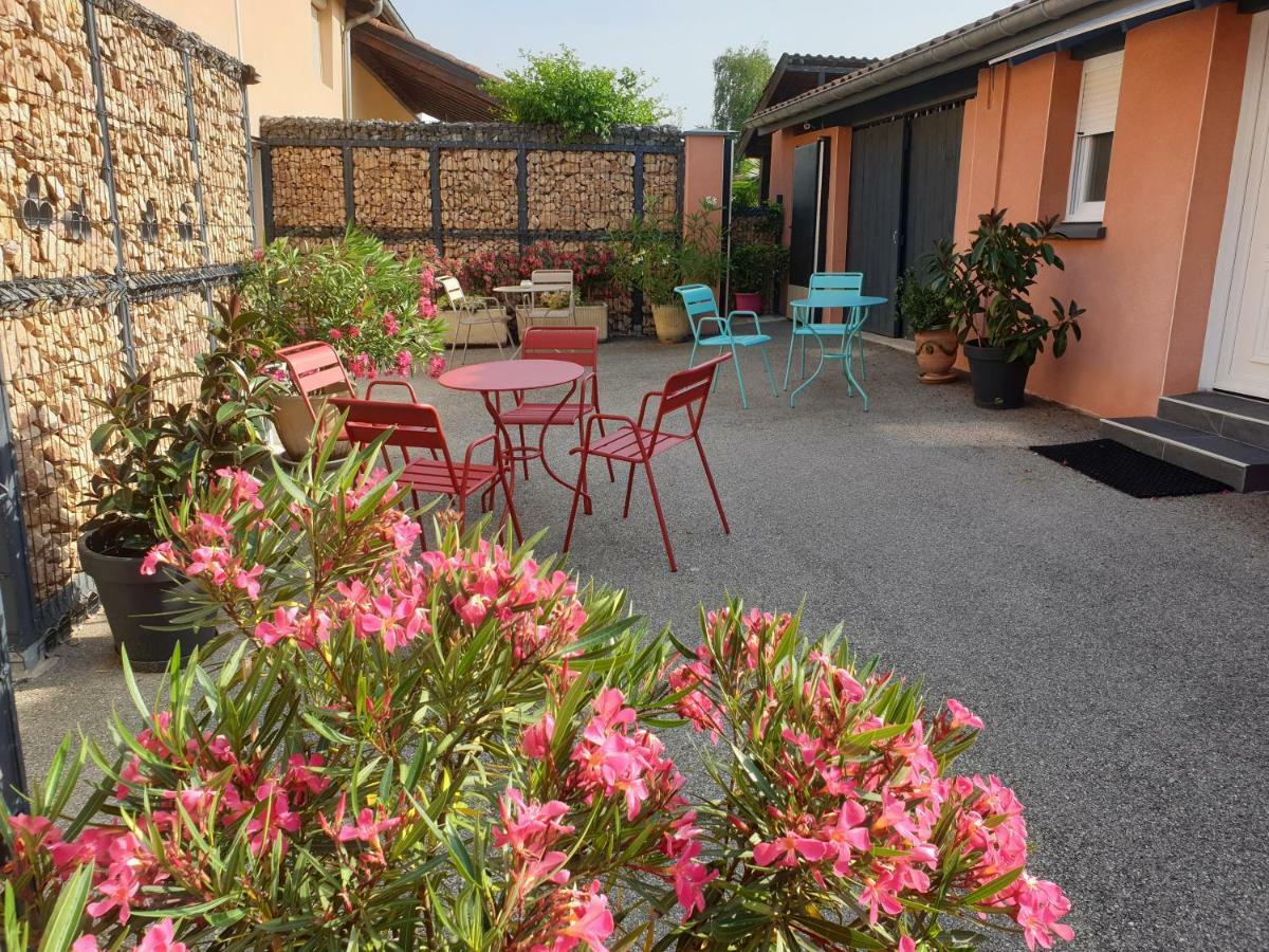Chambre D'Hotes Leonie & Restaurant Druillat Exterior photo